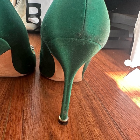 Manolo Blahnik Green Satin Hangisi Pumps. Size 7. Authentic!!! - Picture 14 of 16